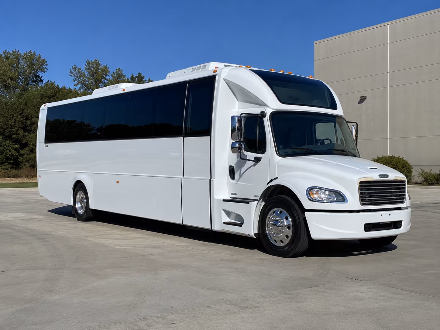 Garland Winery Tour & Pub Crawl Transportation party bus exterior