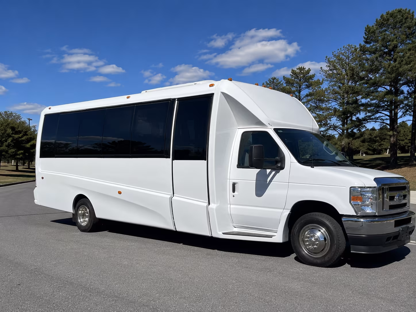 Garland Winery Tour & Pub Crawl Transportation group transportation